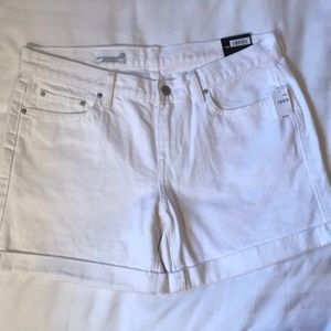 Gap white denim sexy boyfriend shorts NWT